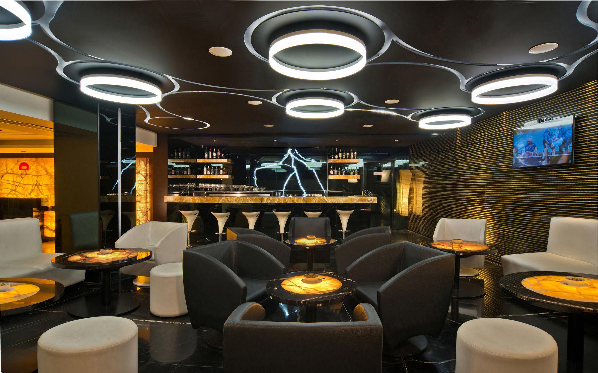 Country Inn & Suites By Radisson, Bengaluru Hebbal Road Buitenkant foto
