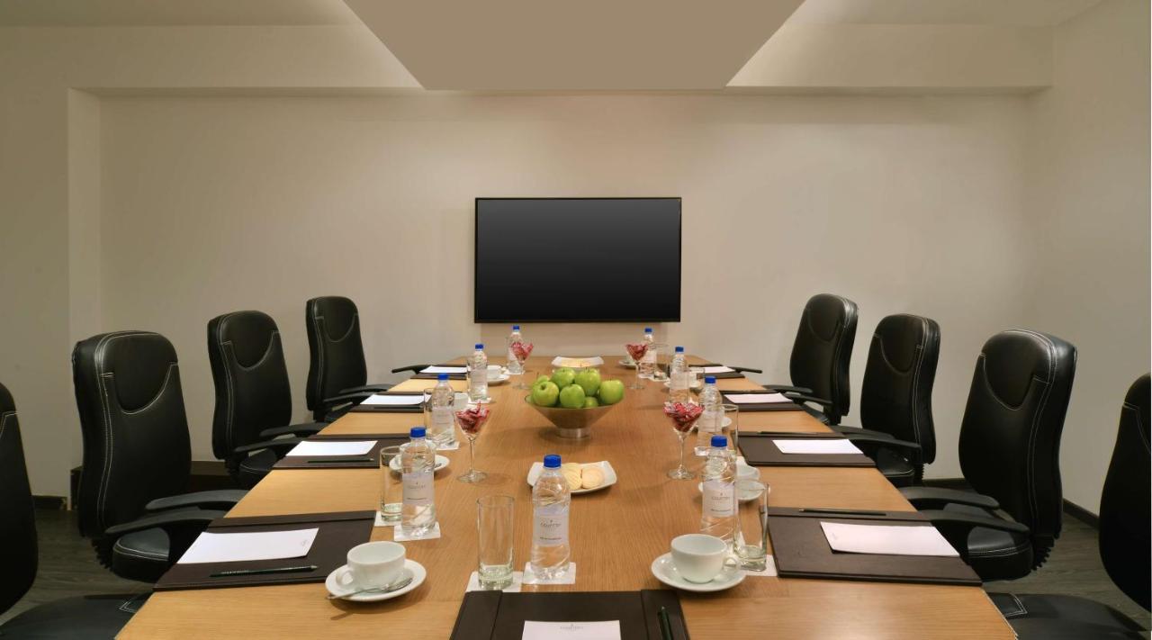 Country Inn & Suites By Radisson, Bengaluru Hebbal Road Buitenkant foto