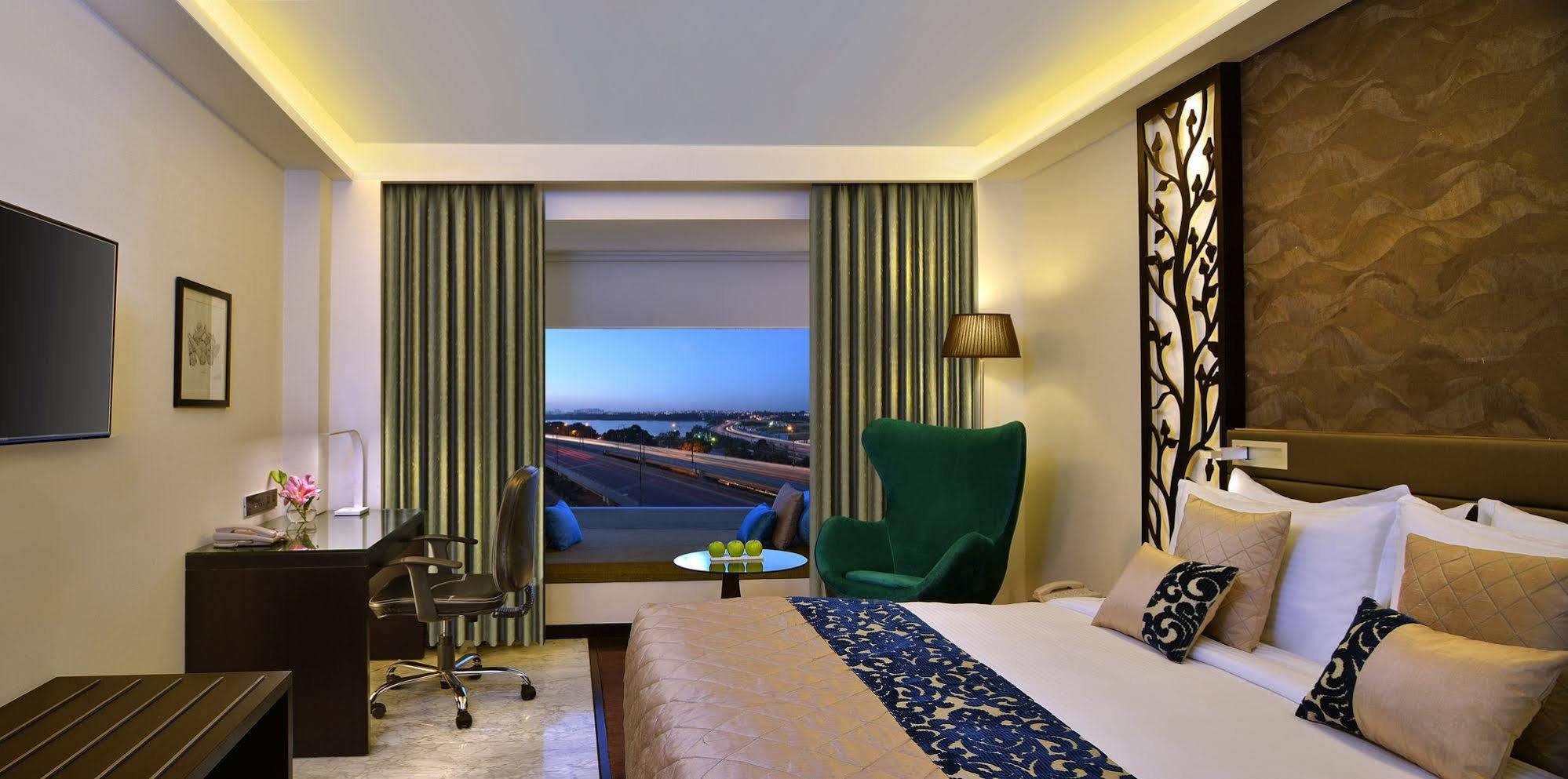 Country Inn & Suites By Radisson, Bengaluru Hebbal Road Buitenkant foto