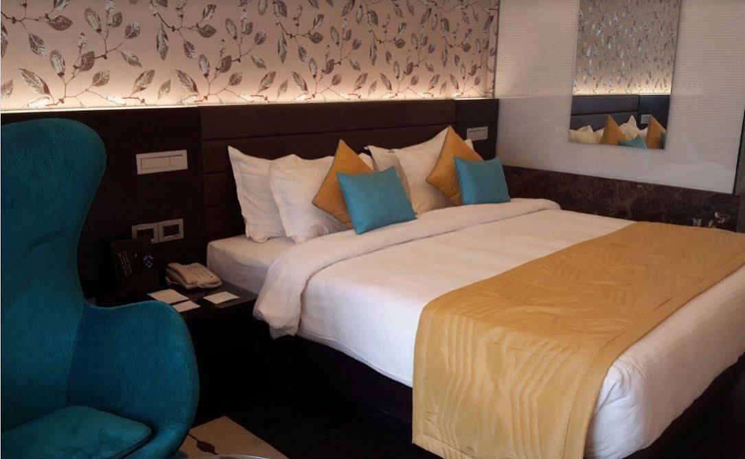 Country Inn & Suites By Radisson, Bengaluru Hebbal Road Buitenkant foto